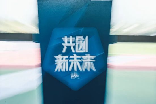《送你一朵小红花》单日票房3545万，环比上涨36%，上映9天蝉联单日票房冠军，累计票房9.35亿。