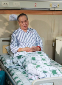 周迅与布兰切特同乘游艇拍广告 黑超遮面酷劲足 2014-05-19 当地时间5月18日，周迅、凯特·布兰切特、艾米莉·布朗特、伊万·麦克格雷格一同在意大利小镇波托菲诺的海上为某品牌拍摄广告大片。